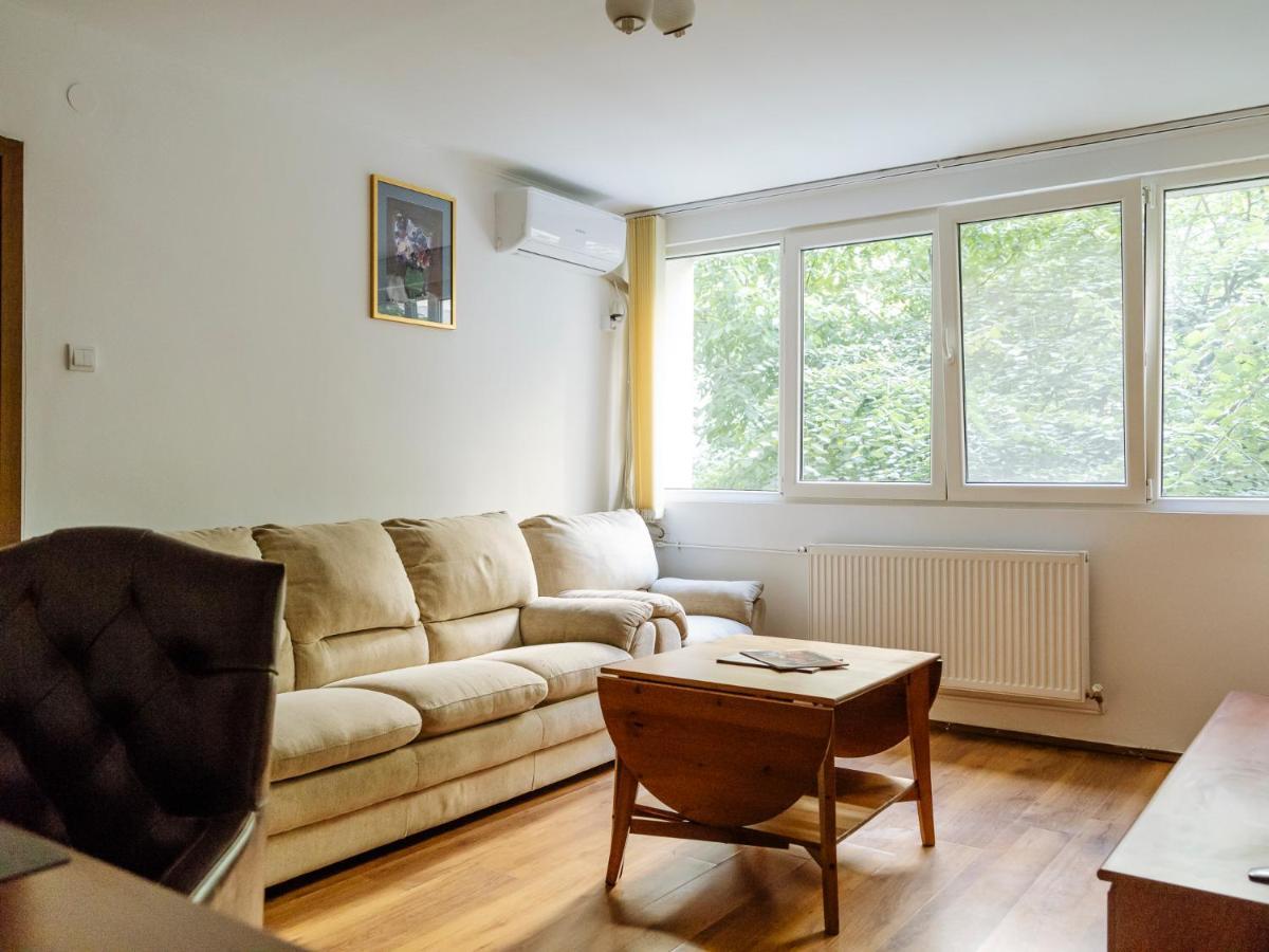Old Town Historic Apartment With Backyard Mini Park Бухарест Экстерьер фото