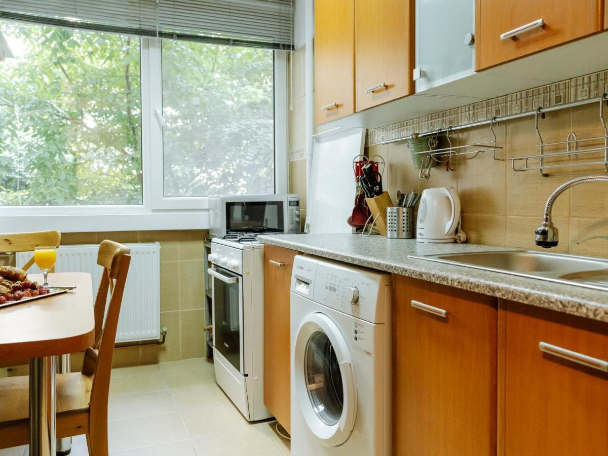 Old Town Historic Apartment With Backyard Mini Park Бухарест Экстерьер фото