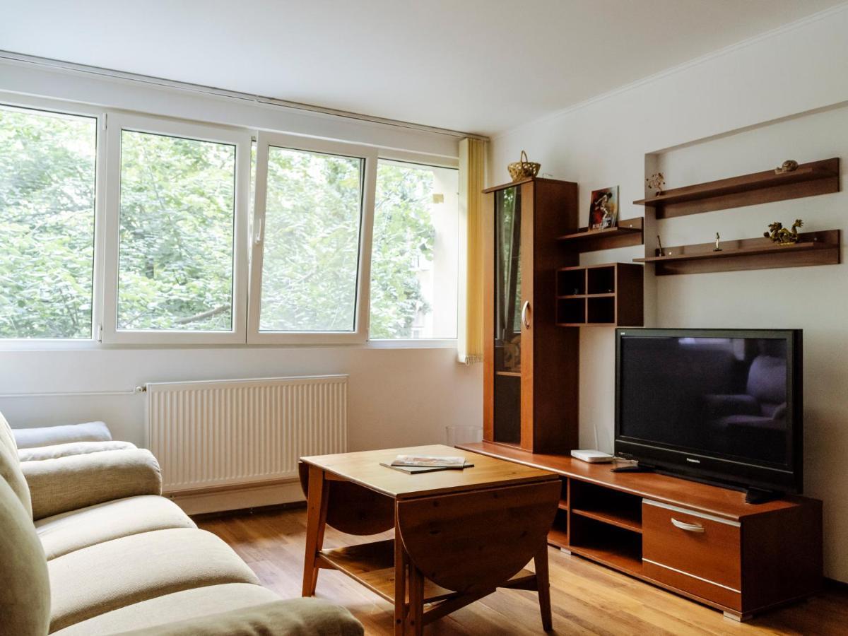 Old Town Historic Apartment With Backyard Mini Park Бухарест Экстерьер фото